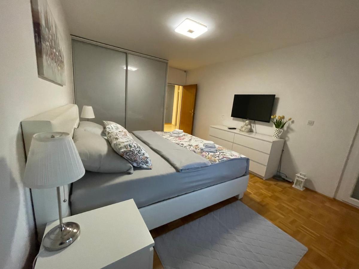 Dis Apartment וואראז'דין מראה חיצוני תמונה